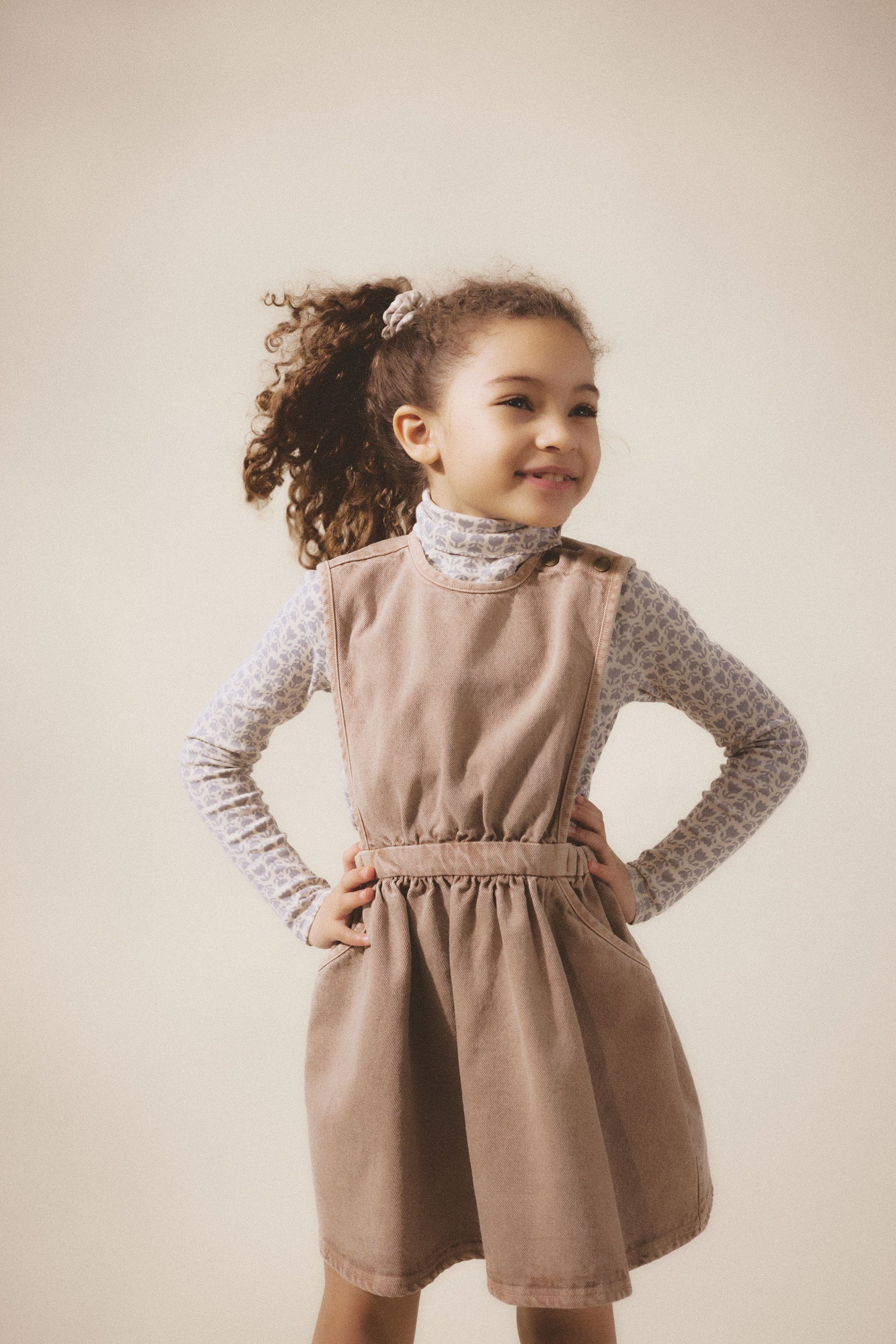 Soor Ploom, Tippi Pinafore in Pedra – CouCou