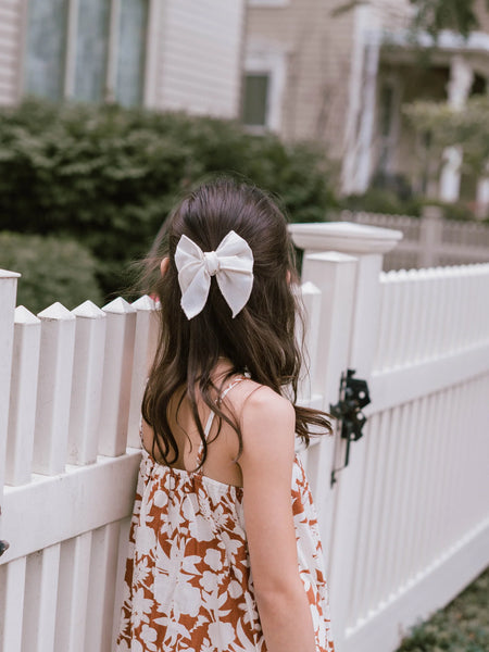Ivory Fable Bow in Cream